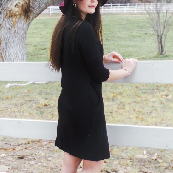 Zenana Black pocket Dress - Picture 2 of 2
